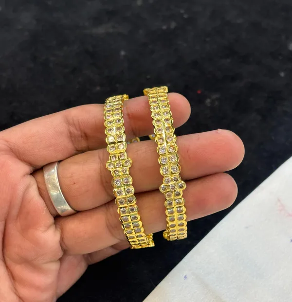 Golden_Alloy_Bangles_For_Women