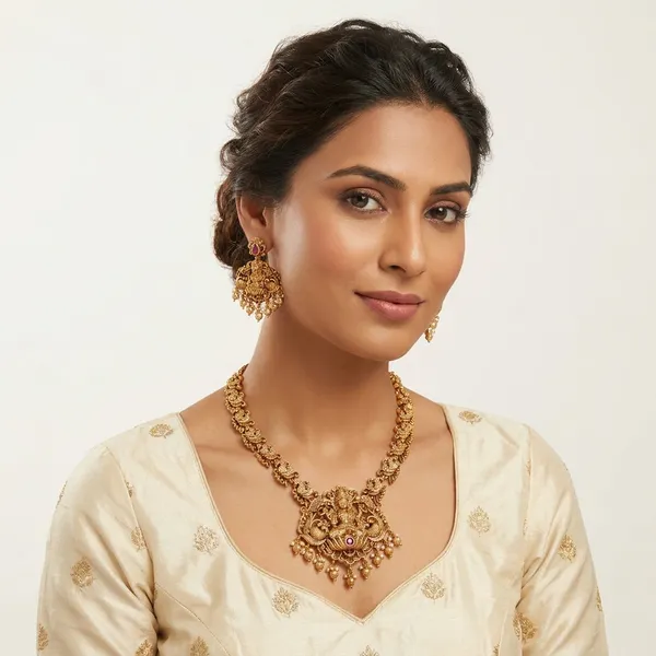 Golden_Alloy_Necklace_Set_For_Women