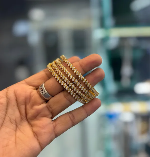 Golden_Alloy_Bangles_For_Women