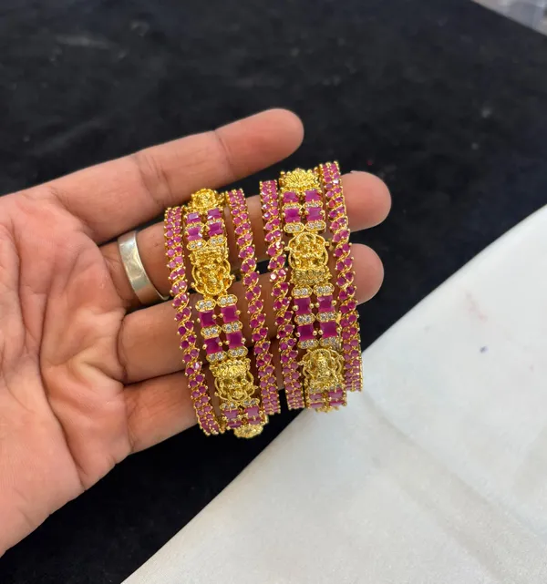 Golden_Alloy_Bangles_For_Women