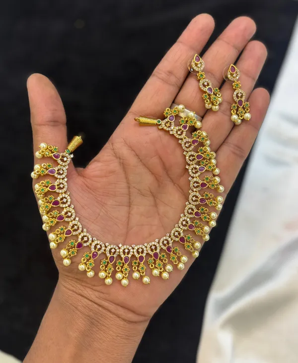 Golden_Alloy_Necklace_Set_For_Women
