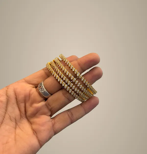 Golden_Alloy_Bangles_For_Women