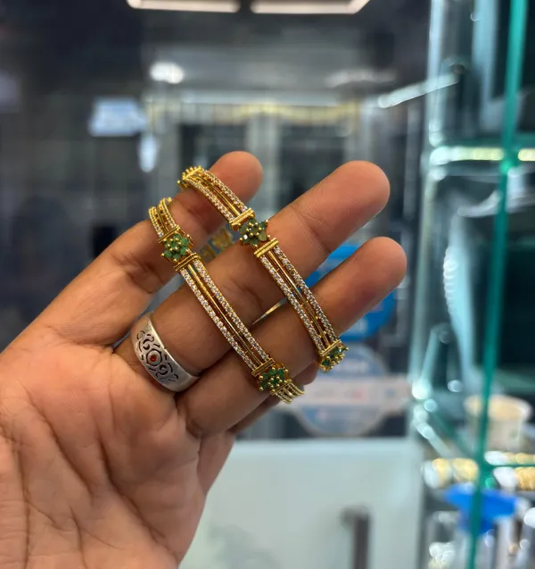 Golden_Alloy_Bangles_For_Women