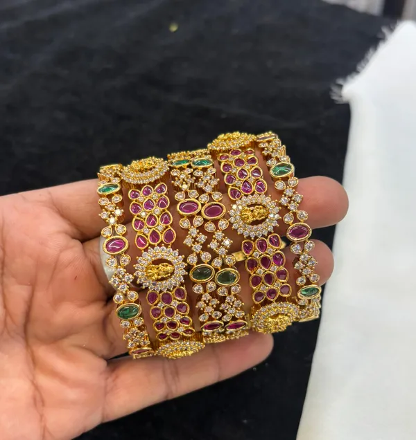 Golden_Alloy_Bangles_For_Women