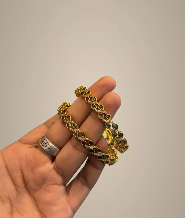 Golden_Alloy_Bangles_For_Women
