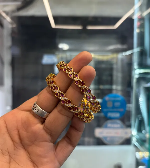 Golden_Alloy_Bangles_For_Women