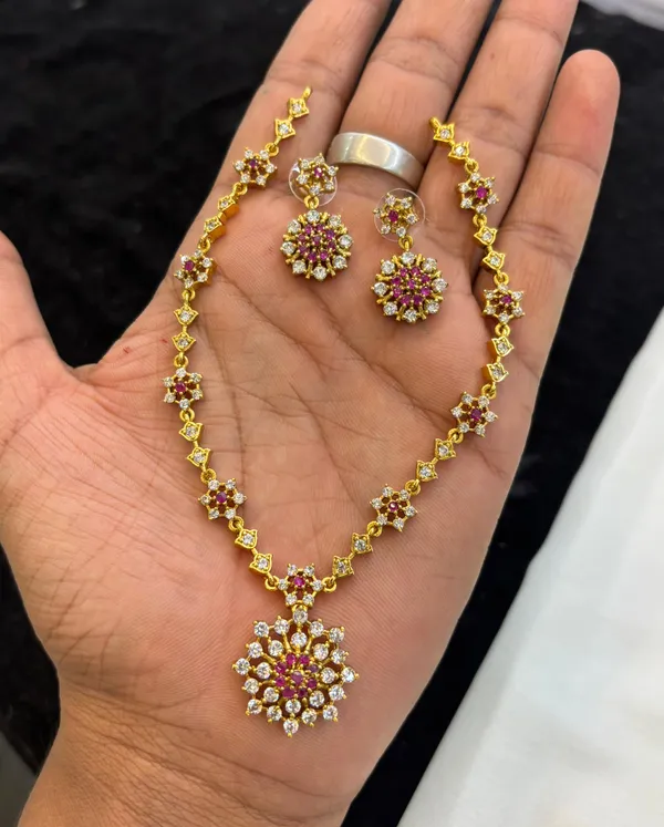 Golden_Alloy_Necklace_Set_For_Women