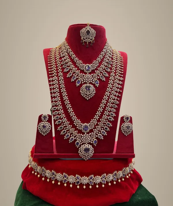Golden_Alloy_Jewellery_Set_For_Women