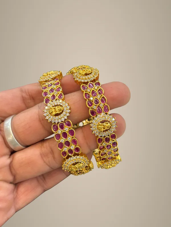 Golden_Alloy_Bangles_For_Women