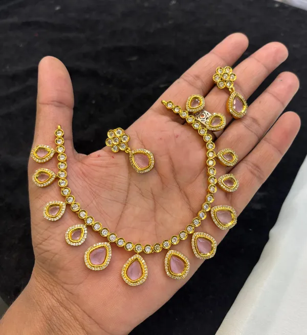 Golden_Alloy_Necklace_Set_For_Women
