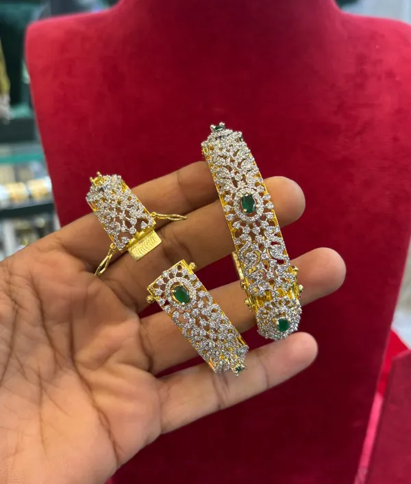 Golden_And_White_Alloy_Bangles_For_Women