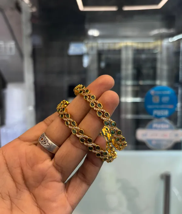 Golden_Alloy_Bangles_For_Women