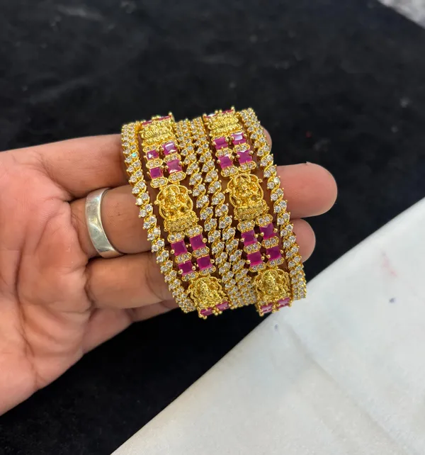 Golden_Alloy_Bangles_For_Women