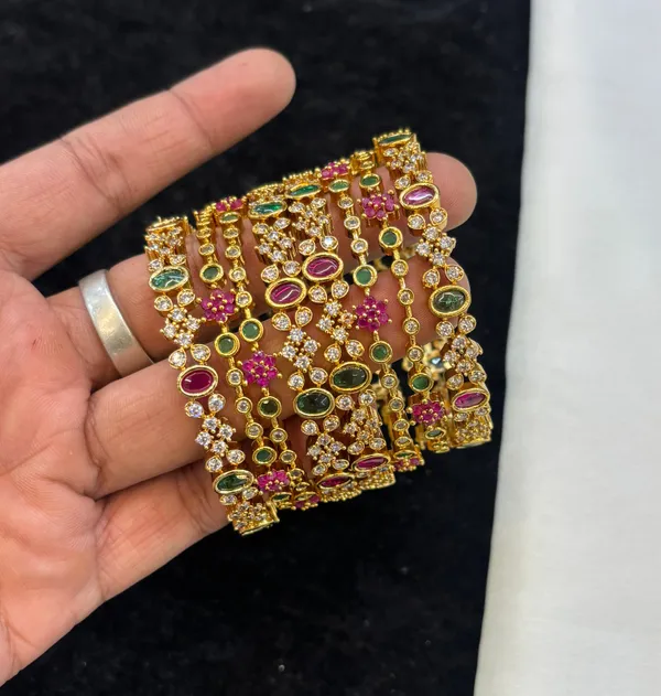 Golden_Alloy_Bangles_For_Women