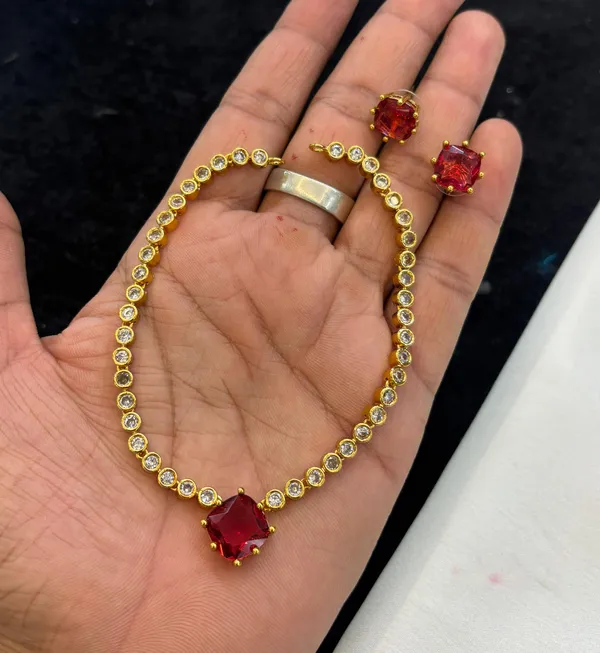 Golden_Alloy_Necklace_Set_For_Women