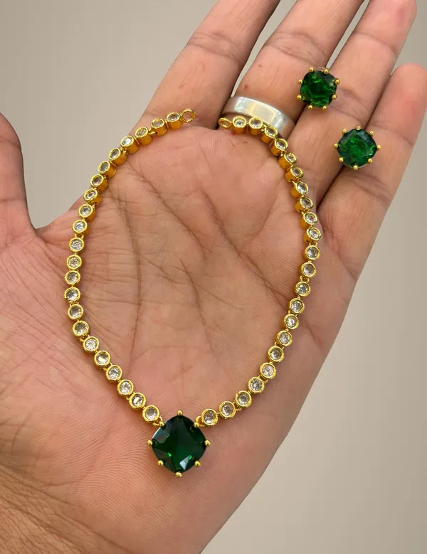 Golden_Alloy_Pendant_Set_For_Women