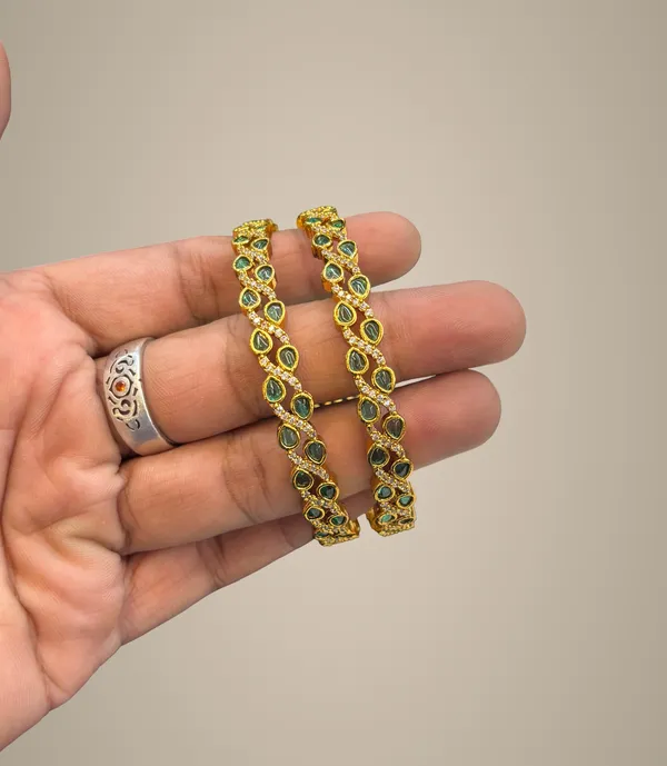 Golden_Alloy_Bangles_For_Women
