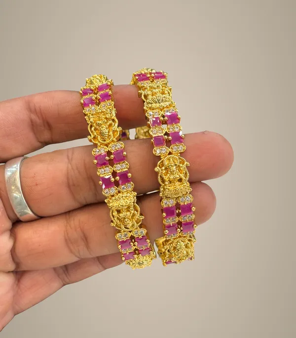 Golden_Alloy_Bangles_For_Women