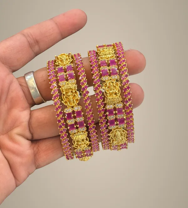Golden_Alloy_Bangles_For_Women