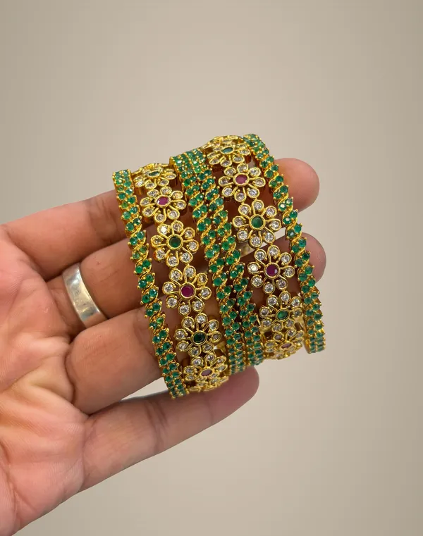 Golden_Alloy_Bangles_For_Women