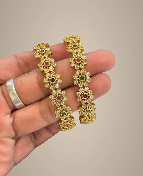 Golden_Alloy_Bangles_For_Women