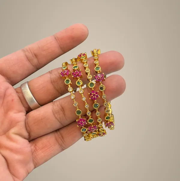 Golden_Alloy_Bangles_For_Women
