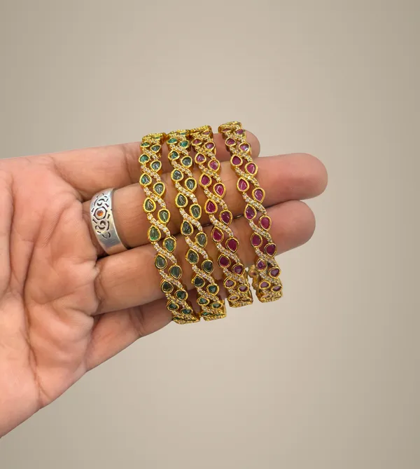 Golden_Alloy_Bangles_For_Women