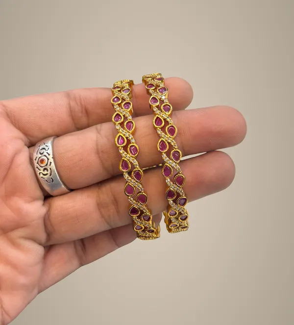 Golden_Alloy_Bangles_For_Women