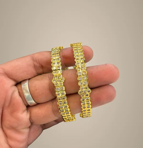 Golden_Alloy_Bangles_For_Women