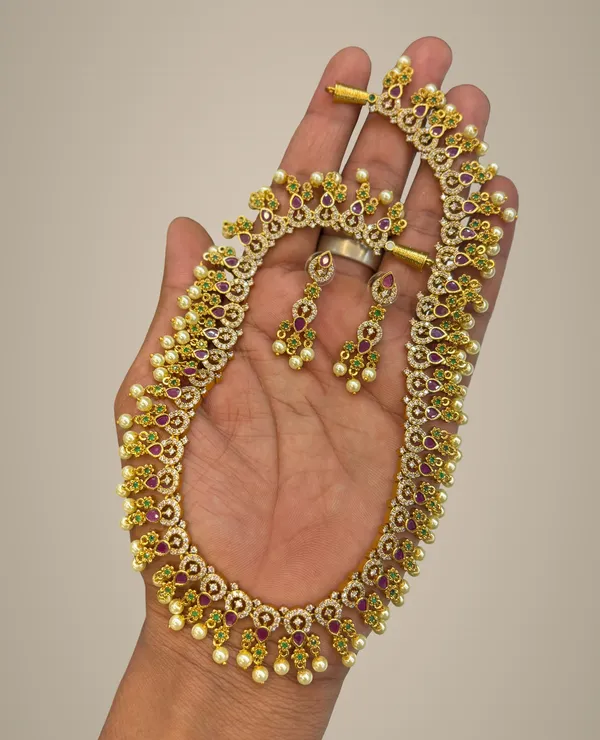 Golden_Alloy_Necklace_Set_For_Women