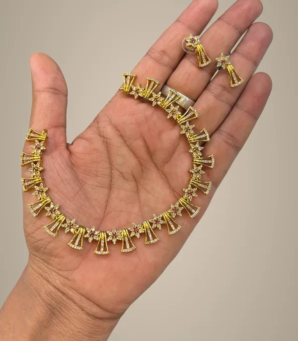Golden_Alloy_Necklace_Set_For_Women