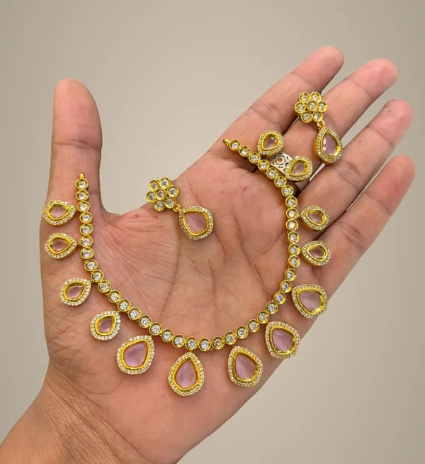 Golden_Alloy_Necklace_Set_For_Women