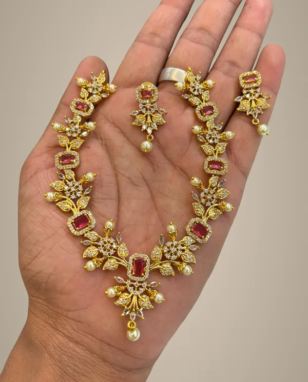 Golden_Alloy_Necklace_Set_For_Women