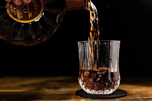 Premium_Shot_Glass_Set_of_6-60_ML_Transparent_Heavy_Base_Shot_Glasses_Set_for_Party_Bar,_Vodka_&_Tequila,_Liqueur,_Spirits,_Whiskey_and_Wine_Testing