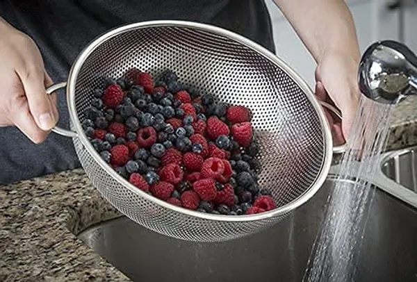 Mivana_28_CM_Stainless_Steel_Colander_with_Handle_and_Easy_Grip_Micro-Perforated_Kitchen_Food_Mesh_Strainer_Legs_for_Pasta,_Fruits,_Noodle,_Salad,_Dishwasher_Safe