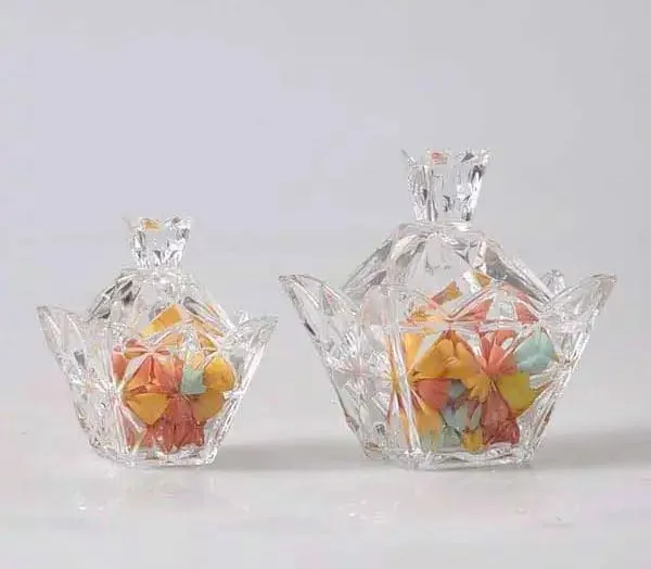 Premium_Glass_Candy_Dish_with_Lid,_Clear_Glass_Candy_Jar,_Cookie_Jar,_Decorative_Candy_Bowl,_Jewellery_Dish,Jars_for_Kitchen,_Home,_Office_Desk