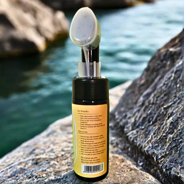 Vitamin_C__And_Neem_Foaming_Face_Wash_With_Inbuilt_Brush_For__Unisex