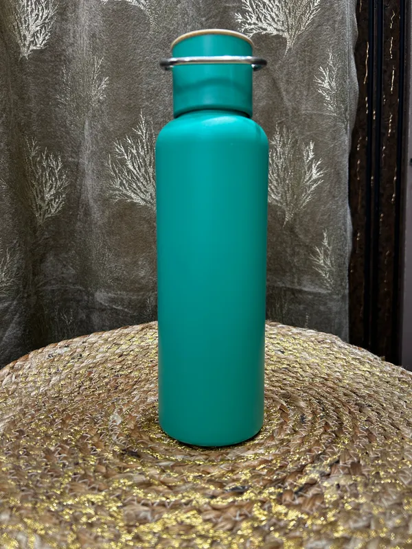 Green_Premium_Insulated_Water_Bottle_(680_Ml)