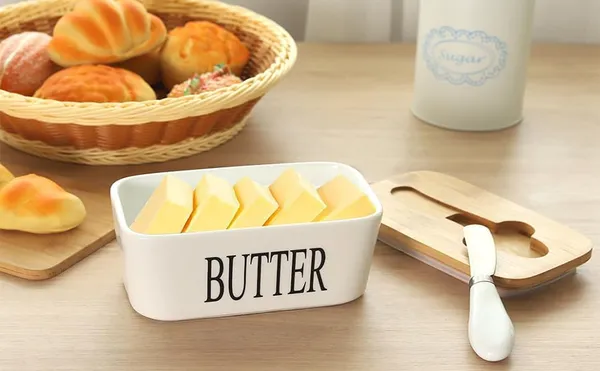 _Ceramic_Butter_Dish_With_Wooden_Lid,_Large_Butter_Container_Keeper_Storage_Plate_With_Steal_Butter_Knife,_Bamboo_Cover_And_Silicone_Sealing_Ring_(White)