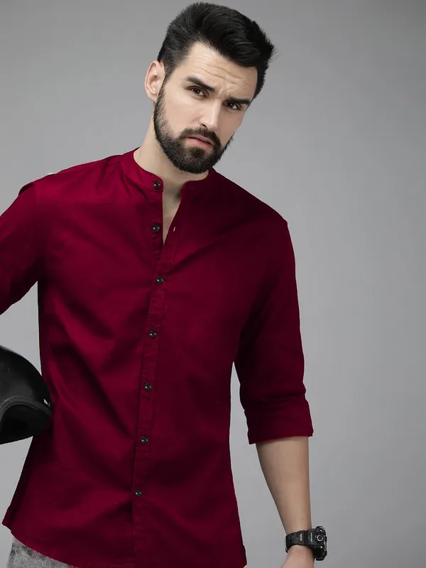 Rebelify_Men's_Cotton_Blend_Shirt_with_Full_Sleeves_Spread_Collar_Solid_Pattern_Botton_Down_Closure_Relaxed_Fit_and_Standard_Length_Maroon