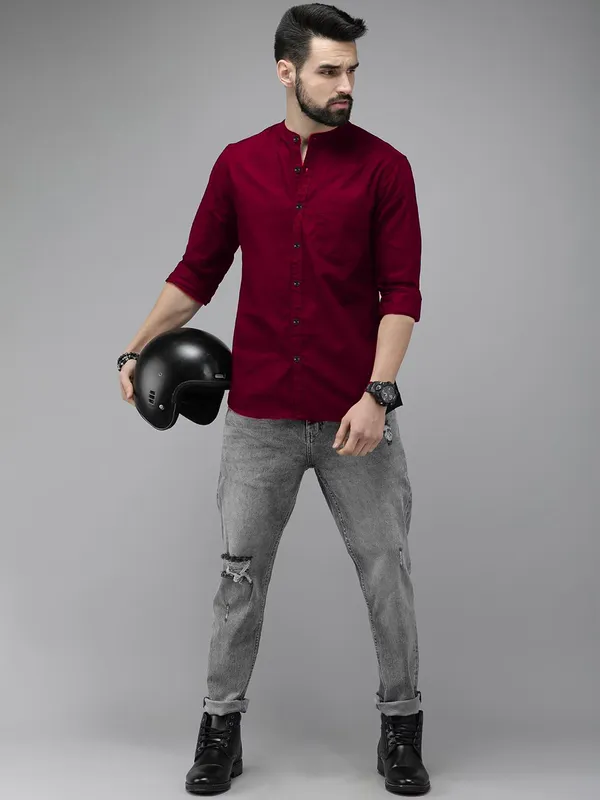 Rebelify_Men's_Cotton_Blend_Shirt_with_Full_Sleeves_Spread_Collar_Solid_Pattern_Botton_Down_Closure_Relaxed_Fit_and_Standard_Length_Maroon