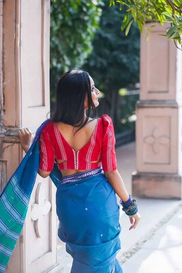 Blue_Tute_Handwoven_Bengal_Cotton_Saree_For_Women_|_Premium_Quality_Lightweight_Sarees_For_All_Ocassion