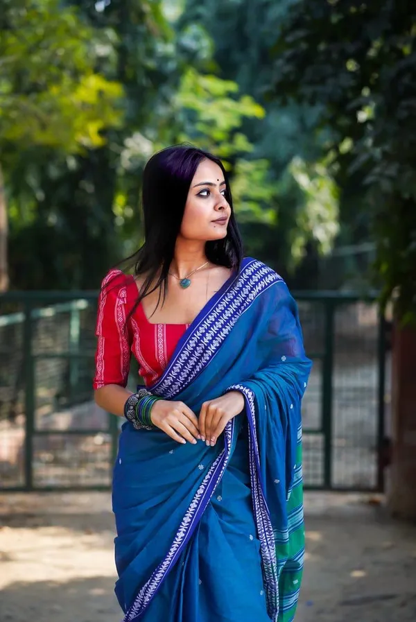 Blue_Tute_Handwoven_Bengal_Cotton_Saree_For_Women_|_Premium_Quality_Lightweight_Sarees_For_All_Ocassion