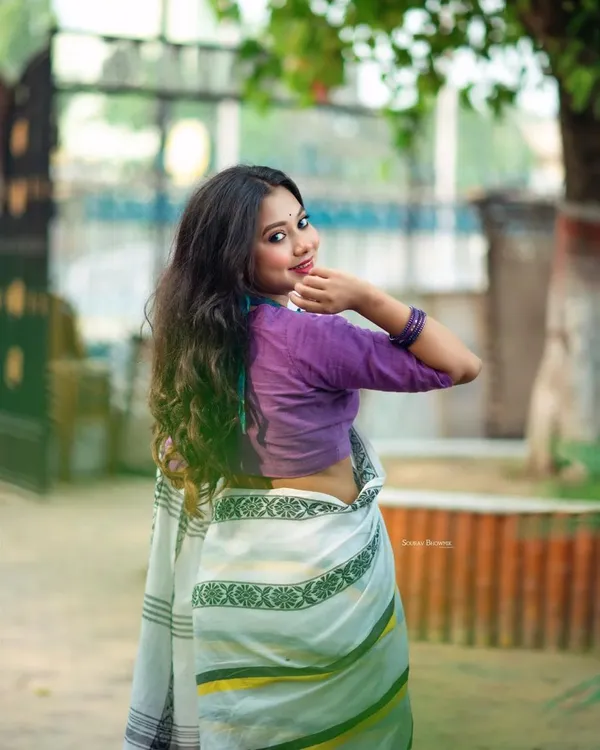 White_Handwoven_Bengal_Cotton_Saree_For_Women_|_Premium_Quality_Lightweight_Sarees_For_All_Ocassion
