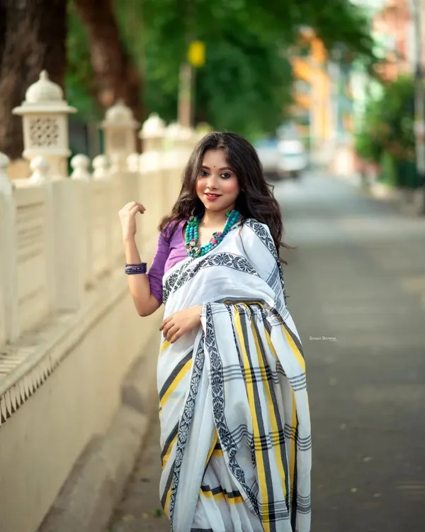 White_Handwoven_Bengal_Cotton_Saree_For_Women_|_Premium_Quality_Lightweight_Sarees_For_All_Ocassion