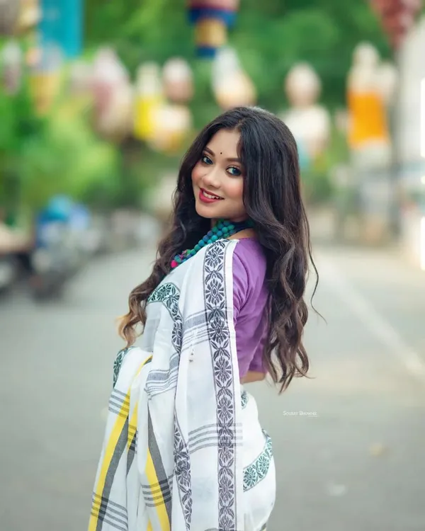 White_Handwoven_Bengal_Cotton_Saree_For_Women_|_Premium_Quality_Lightweight_Sarees_For_All_Ocassion