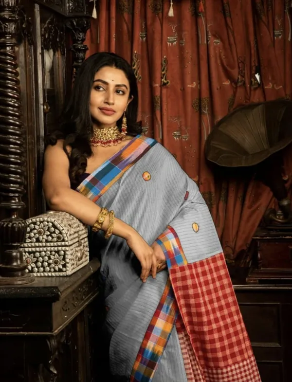 Grey_Pure_Cotton_Gamcha_Design_Saree_For_Women_|_Premium_Quality_Lightweight_Sarees_For_All_Ocassion