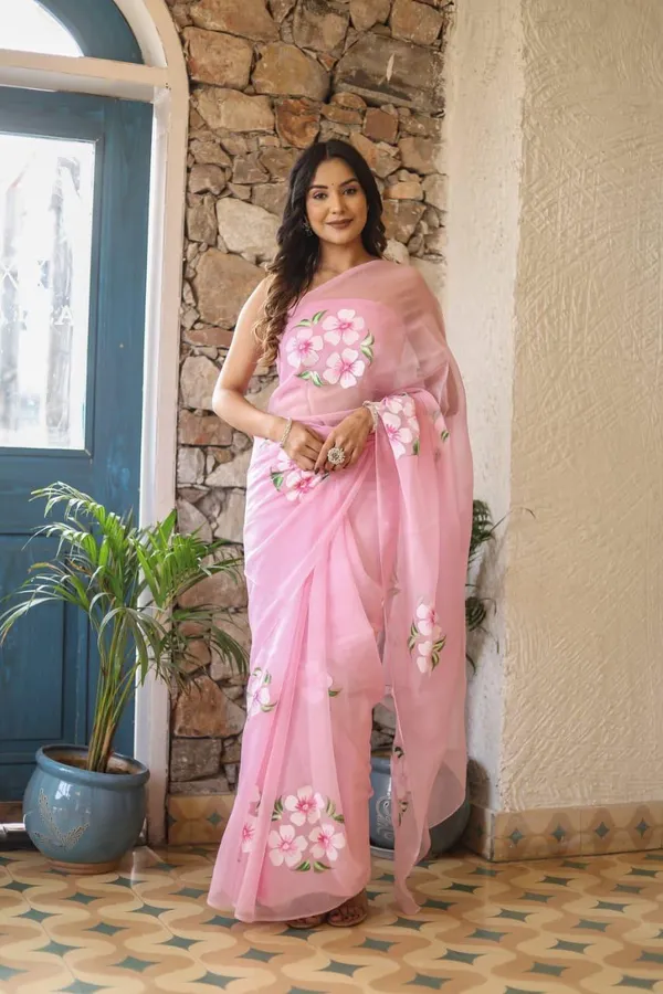 Pink_Hand_Painted_Mul_Cotton_Saree_Without_Blouse_Piece_For_Women_|_Premium_Quality_Lightweight_Sarees_For_All_Ocassion