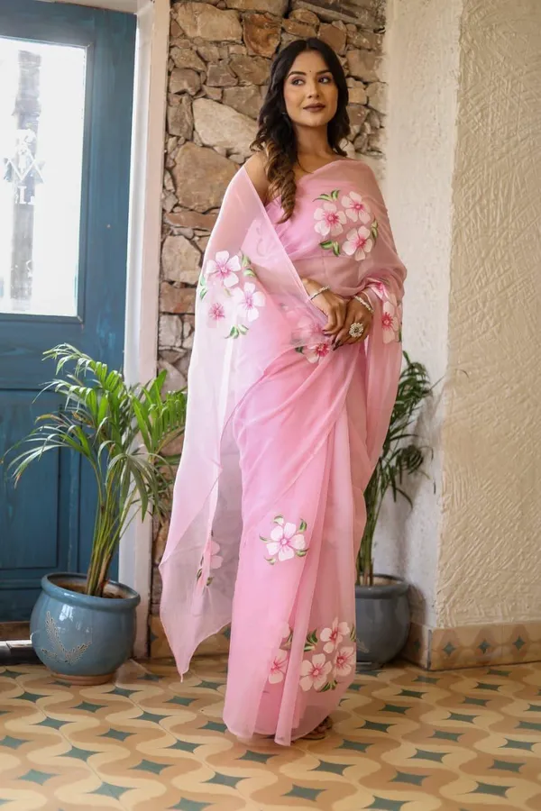 Pink_Hand_Painted_Mul_Cotton_Saree_Without_Blouse_Piece_For_Women_|_Premium_Quality_Lightweight_Sarees_For_All_Ocassion