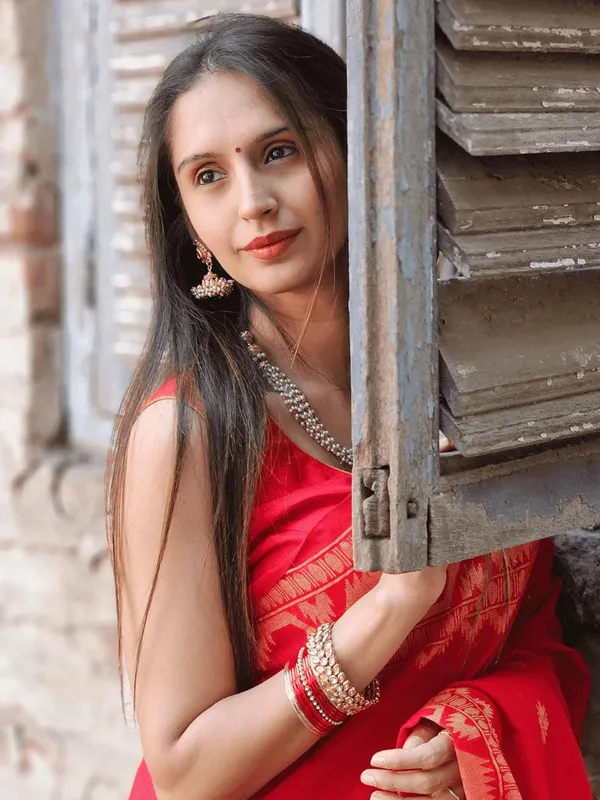 Red_Handwoven_Bengal_Cotton_Saree_For_Women_|_Premium_Quality_Lightweight_Sarees_For_All_Ocassion